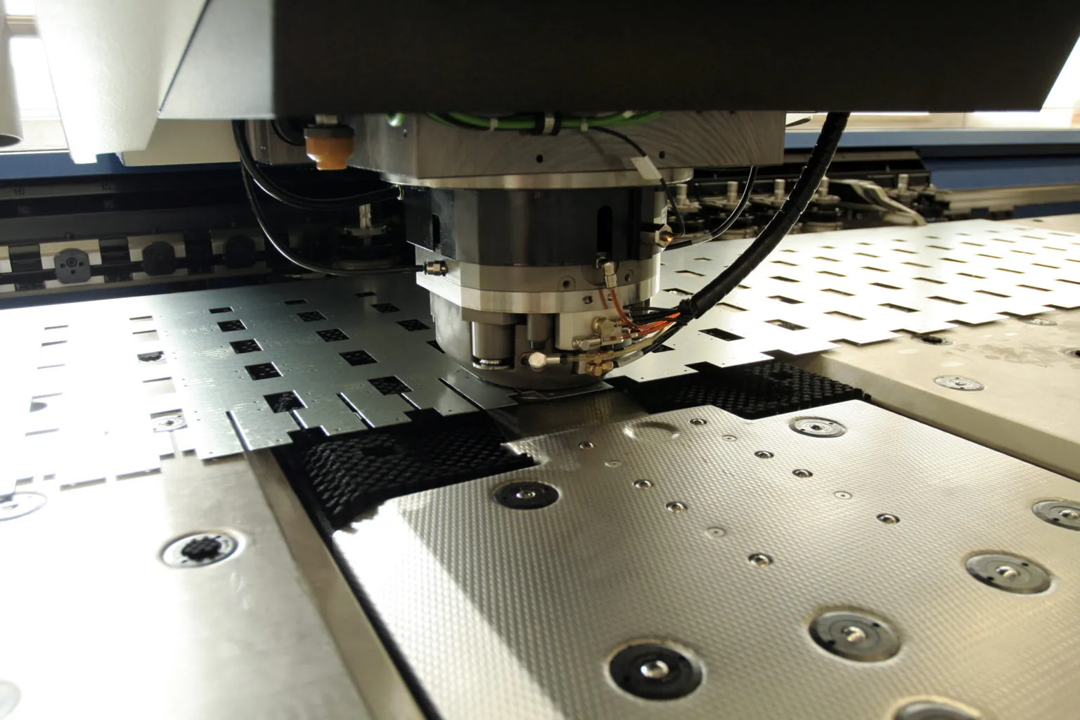 Mesin plasma cutting