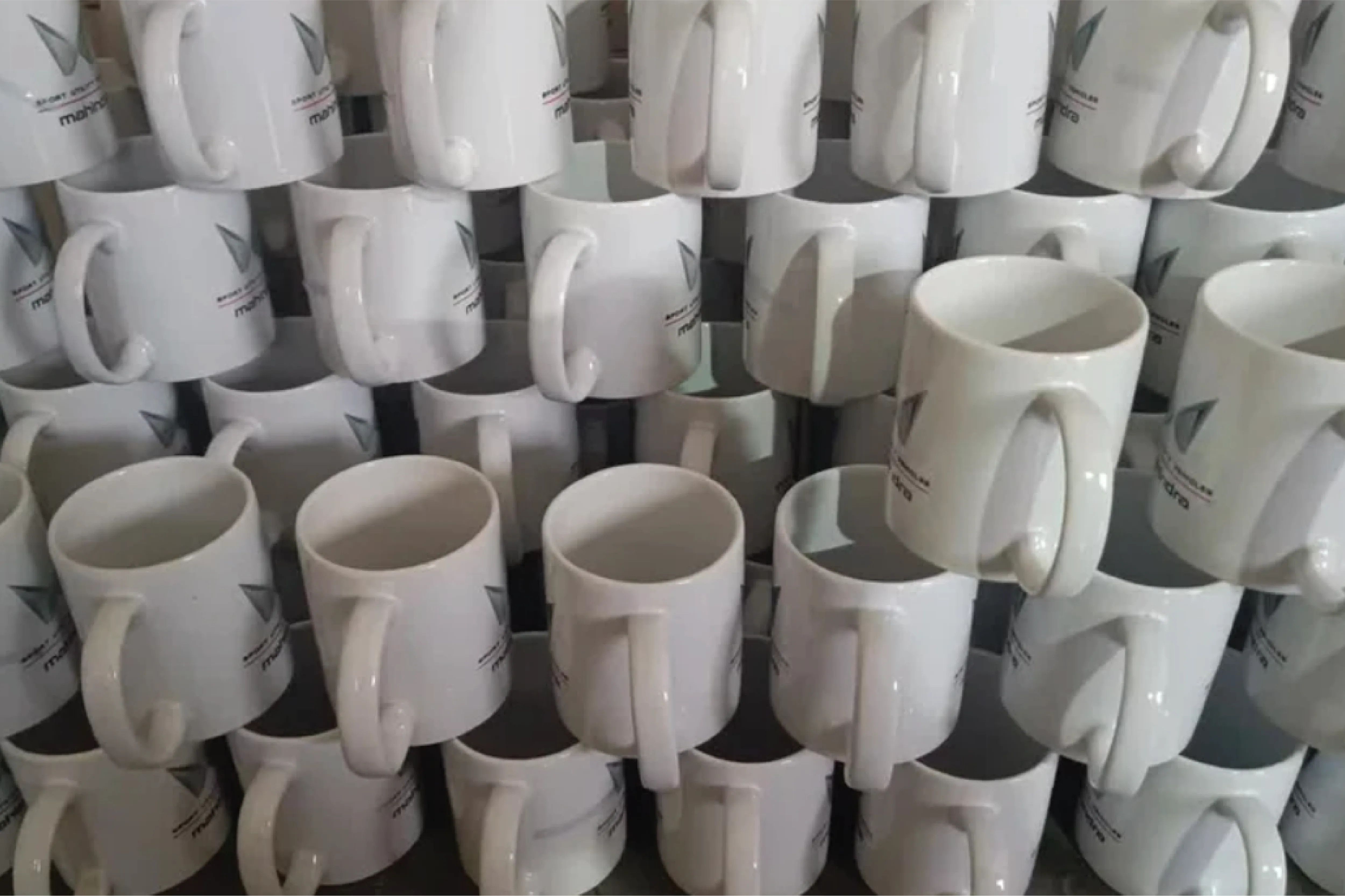 Mug keramik caleg juga sangat fleksibel dalam hal desain. Anda dapat mencetak logo, slogan, atau gambar-gambar khusus yang mencerminkan kampanye atau tema tertentu.